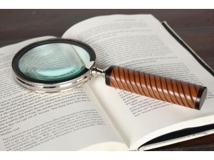 Wood Handled Magnifying Glass